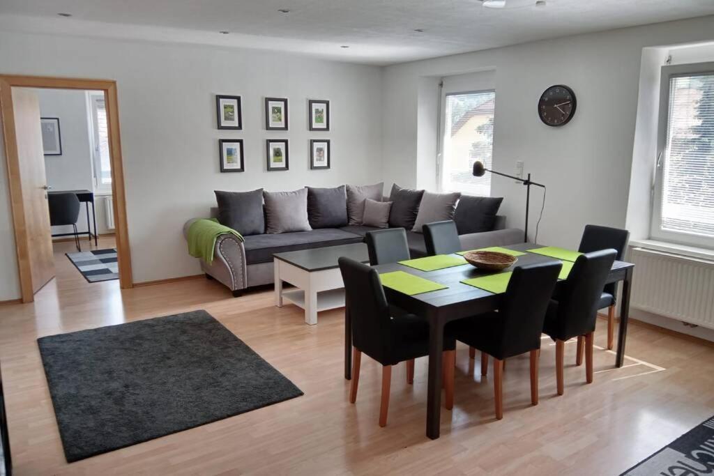 Gemuetliches Apartment In Landeck Buitenkant foto